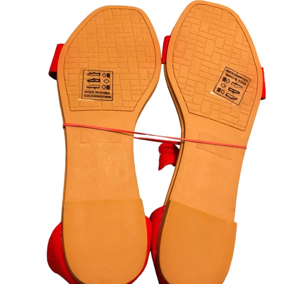 Quipid red t strap zipped heel flat sandals - Picture 6 of 6